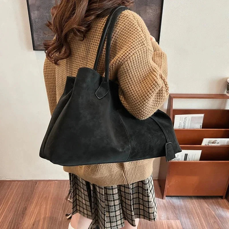 Helena | Maxi Taschen