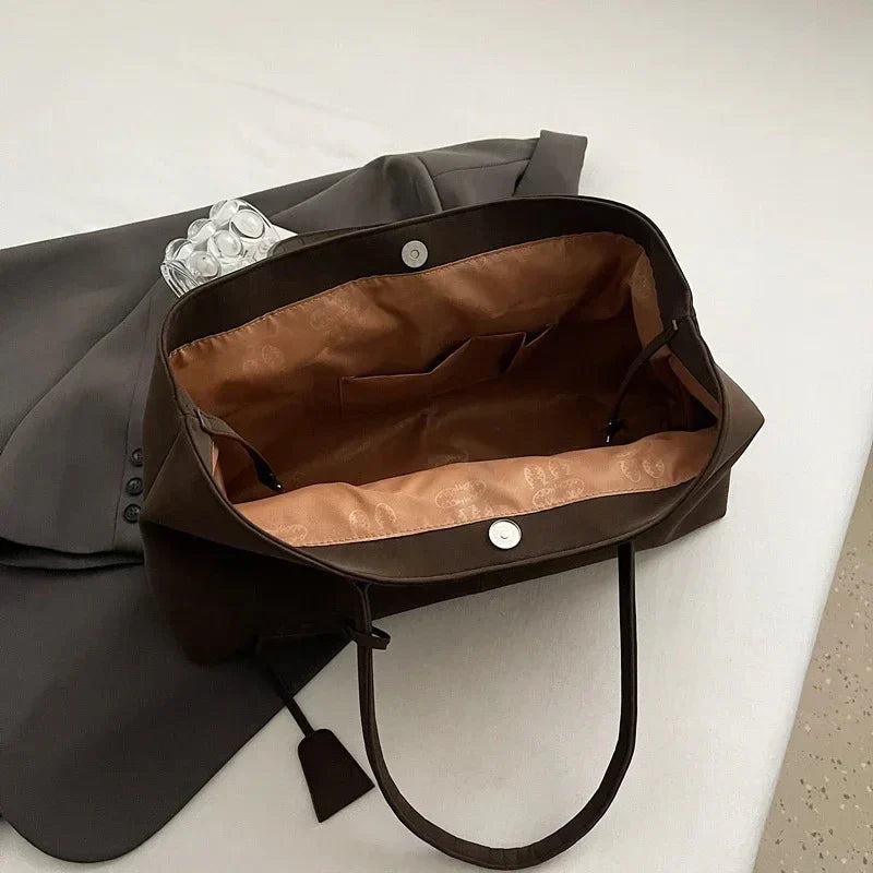 Helena | Maxi Taschen